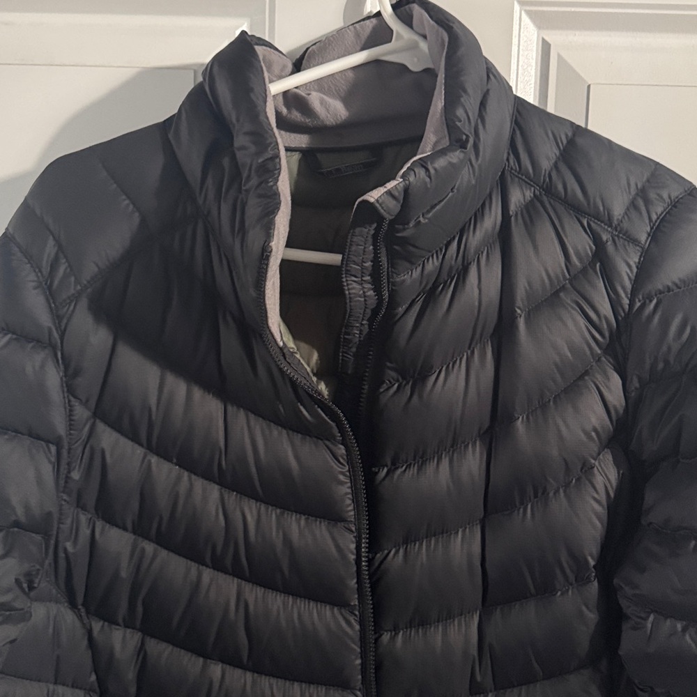 L.L. Bean women’s Ultralight 850 Down Coat 3/4 Length - Picture 3 of 8